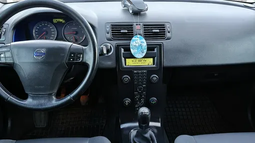 VOLVO V50 -