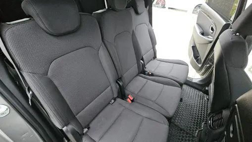 KIA Carens -