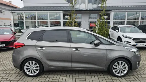 KIA Carens -