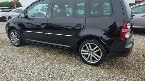 VOLKSWAGEN Touran -