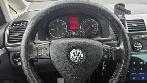 VOLKSWAGEN Touran -