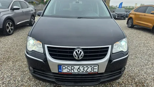 VOLKSWAGEN Touran -