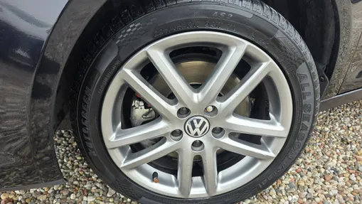 VOLKSWAGEN Touran -