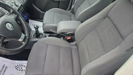 VOLKSWAGEN Touran -