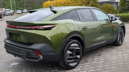 PEUGEOT 408 -