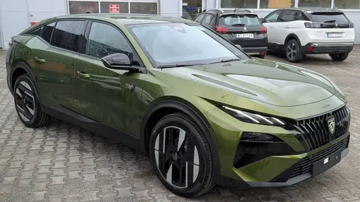 PEUGEOT 408 -