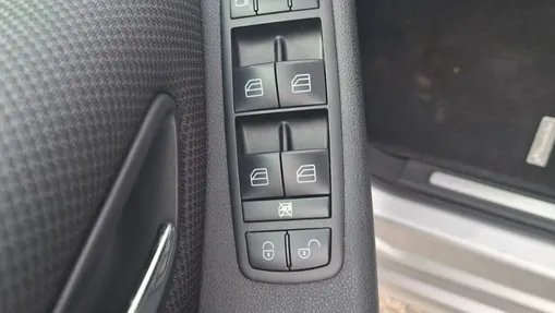 MERCEDES-BENZ E Klasa -