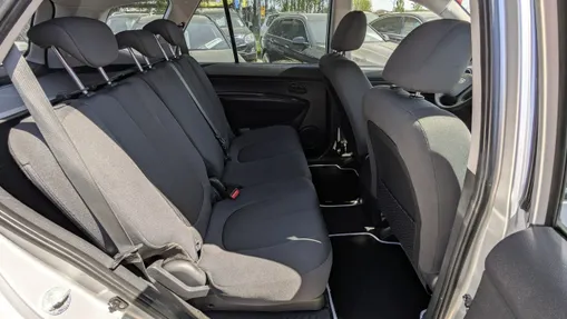 KIA Carens -