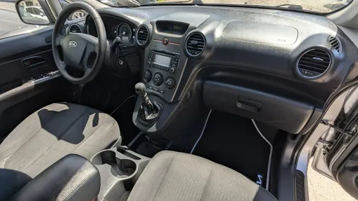 KIA Carens -