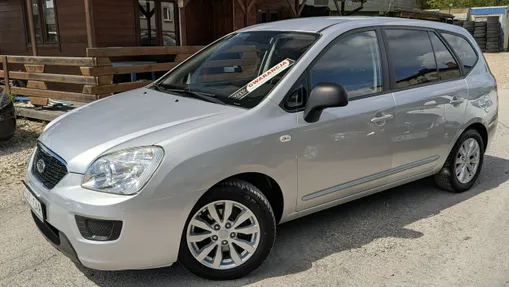 KIA Carens -