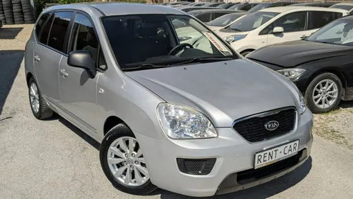 KIA Carens -