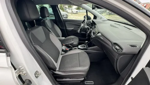 OPEL Crossland X -