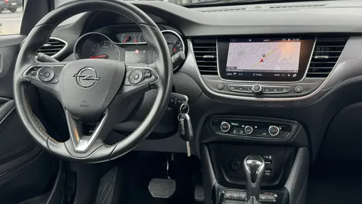 OPEL Crossland X -