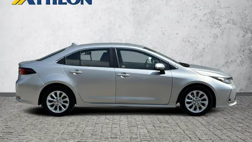 TOYOTA Corolla -