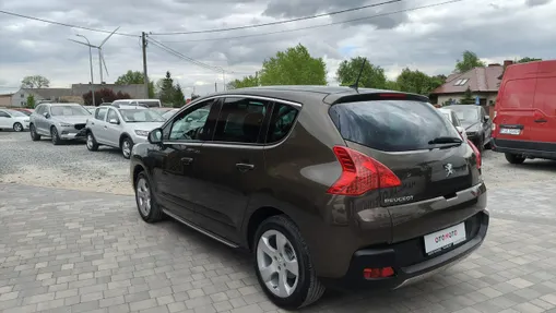 PEUGEOT 3008 -