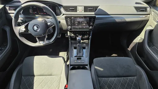 SKODA Superb -