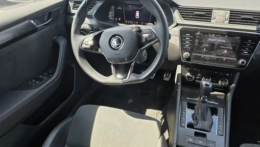 SKODA Superb -