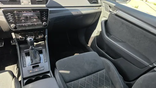 SKODA Superb -