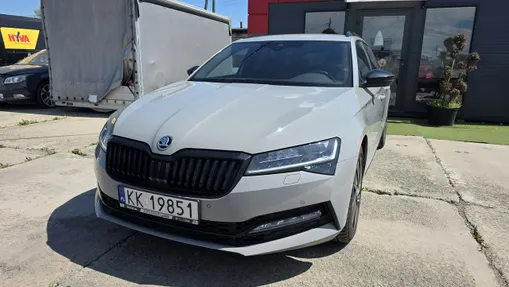 SKODA Superb -