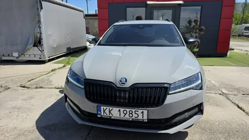 SKODA Superb -