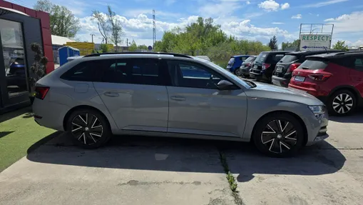 SKODA Superb -
