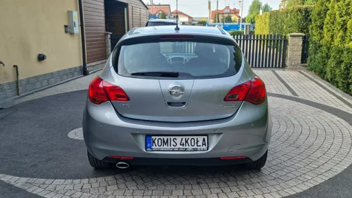 OPEL Astra -