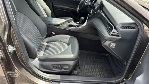 TOYOTA Camry -