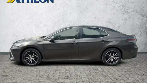 TOYOTA Camry -