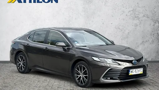 TOYOTA Camry -