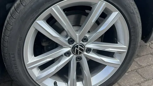 VOLKSWAGEN Passat -