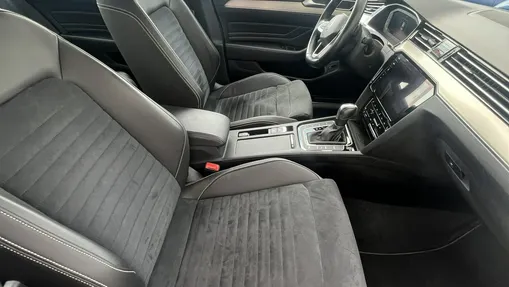 VOLKSWAGEN Passat -