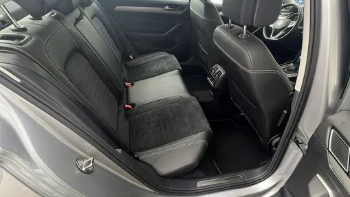 VOLKSWAGEN Passat -