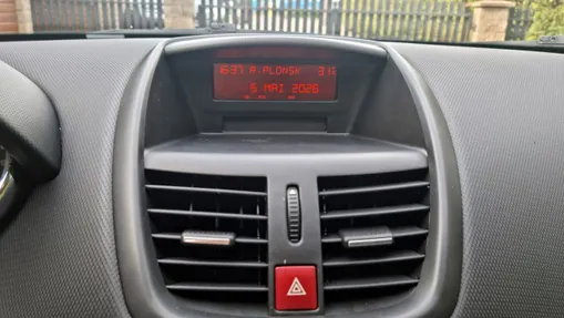 PEUGEOT 207 -