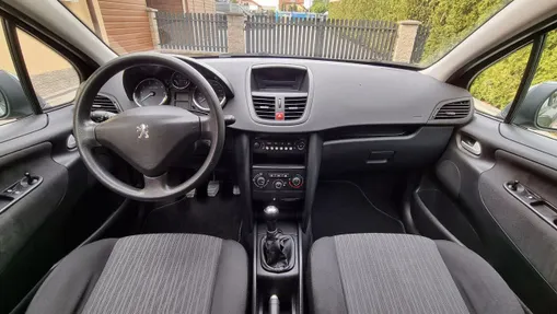 PEUGEOT 207 -