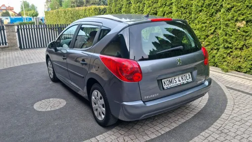 PEUGEOT 207 -