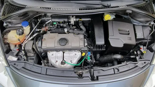 PEUGEOT 207 -