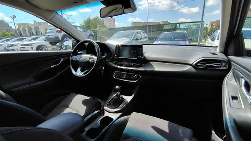 HYUNDAI i30 i30 1.5 T-GDI 48V Smart