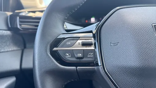 PEUGEOT 408 408 1.2 PureTech Allure S&S EAT8