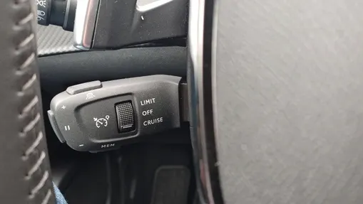 PEUGEOT 2008 2008 PureTech 130 Allure S&S EAT8