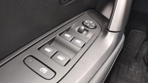 PEUGEOT 2008 2008 PureTech 130 Allure S&S EAT8