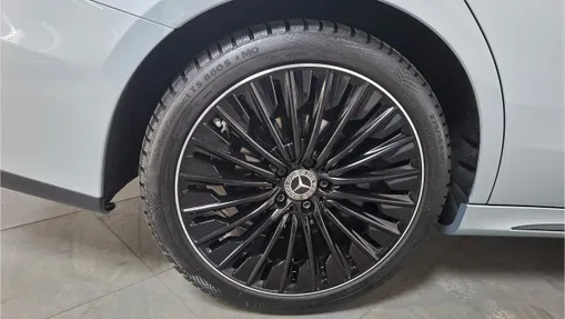 MERCEDES-BENZ E Klasa E 220 d mHEV AMG 9G-Tronic