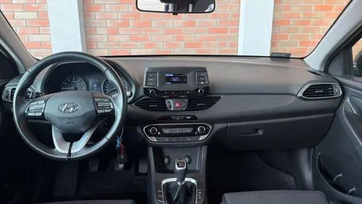 HYUNDAI i30 i30 1.4 Classic +
