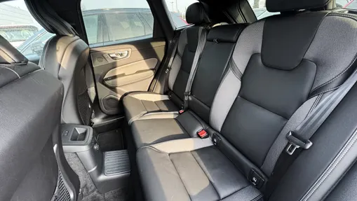 VOLVO XC60 XC60 T6 Plug-In Hybrid AWD Ultra Dark aut