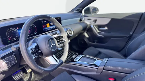 MERCEDES-BENZ CLA CLA 220 d AMG Line 8G-DCT
