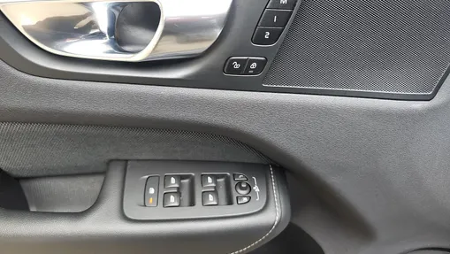 VOLVO XC60 XC60 B4 B R-Design aut