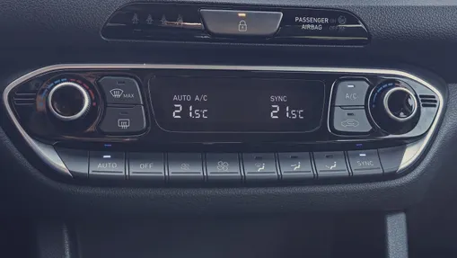 HYUNDAI i30 i30 1.0 T-GDI Smart