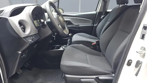 TOYOTA Yaris Yaris 1.5 Active