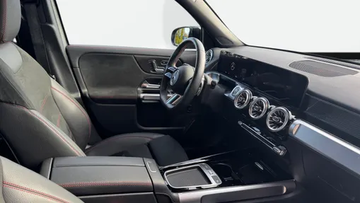 MERCEDES-BENZ GLB GLB 200 mHEV AMG Line 7G-DCT