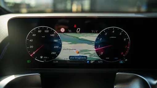 MERCEDES-BENZ GLB GLB 200 mHEV Progressive 7G-DCT