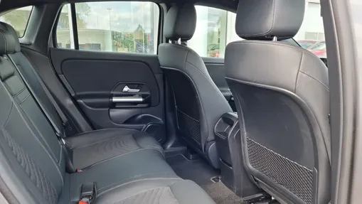 MERCEDES-BENZ EQA EQA 300 66.5kWh 4-Matic Progressive
